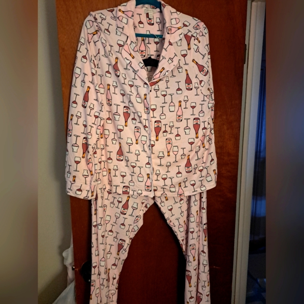 Womens Pink Pajamas with Fun Print. NEW